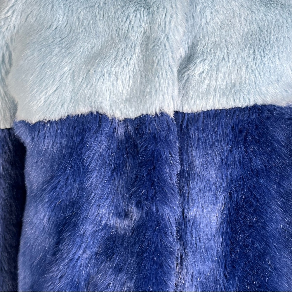 Alice & Olivia Blue Faux Fur Jacket Two-Tone Color Block Quilted Teddy Coat - Picture 6 of 14